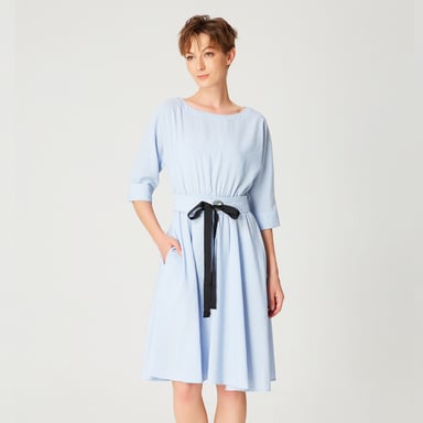 Robe évasée à large ceinture