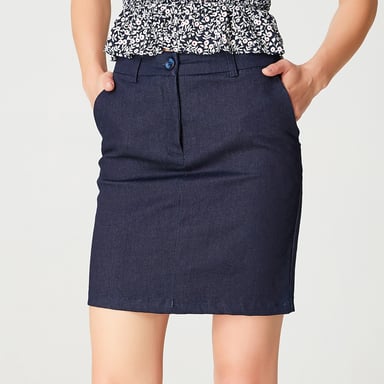 Short skirt in stretch denim