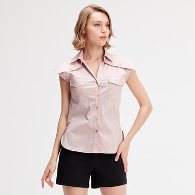 Sleeveless shirt with flaps on shoulders