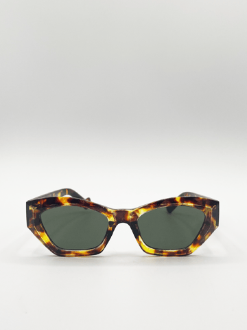 Angular frame cat eye sunglasses