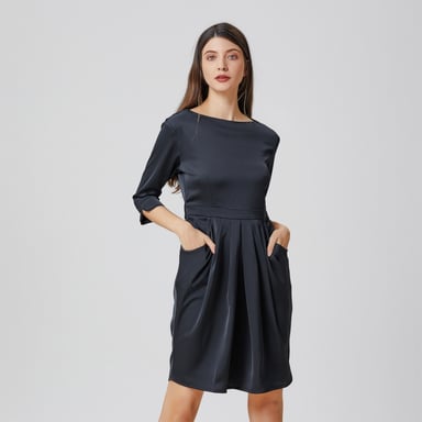 Pegged dress with pleats
