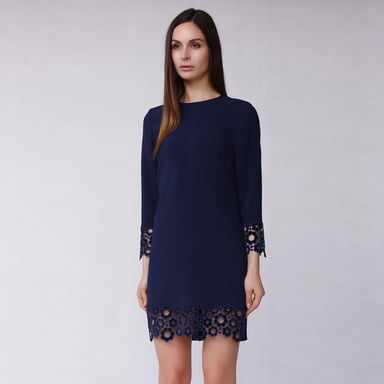 Straight dress decorated with velvet lace