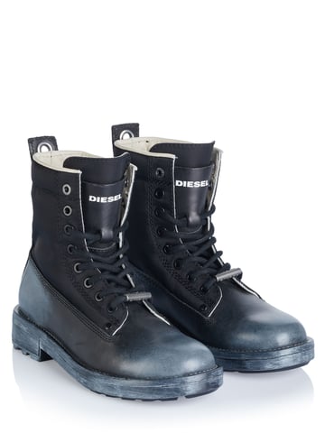 Diesel boot