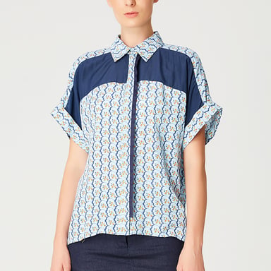 Color block short sleeves shirt with geometric print