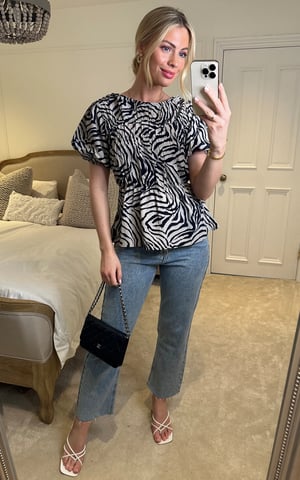 Gerimpelde top met monochrome print