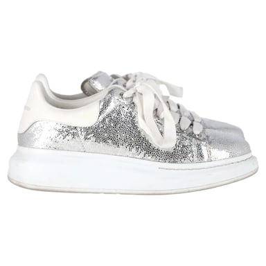 Alexander McQueen Oversized Sneakers in Metallic Zilveren Leer