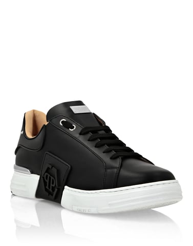 Low-Top Sneakers Phantom Kicks