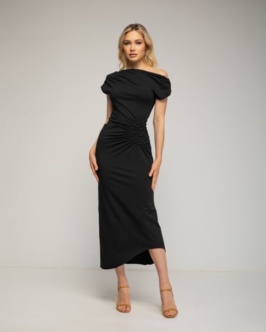 Vestido de cuello asimetrico