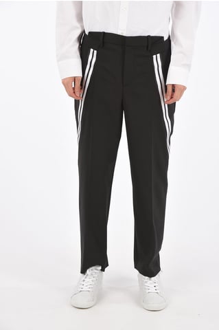 Mid-rise waist slim fit pants in Black