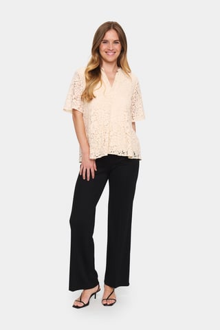 Blouse with short sleeve Regular fit Creme