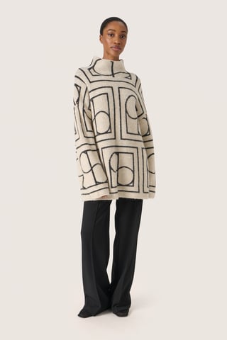 Knitted pullover Casual fit
