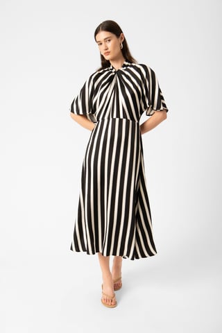 SLClero Miria Printed Dress Feminine Silhouette