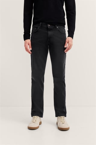 Bugatti Herren Jeans aus Authentic Denim mit Stretch-Komfort