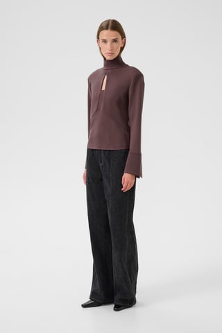 KBBrittany Turtleneck Blouse with long sleeve Feminine Silhouette