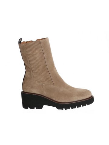 Piedi Nudi 2556-04.09