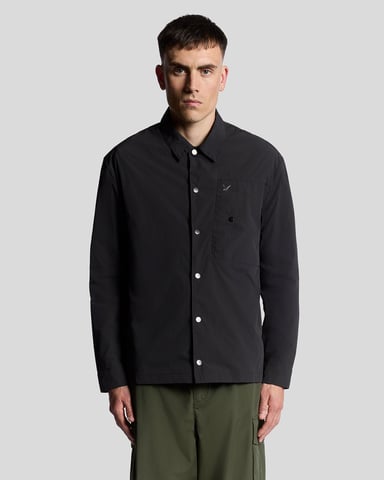 Lyle & Scott Crinkle Nylon Fickskjorta - Svart