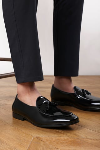 Wheres That From Mens 'Evan' Velvet Tassel Loafer Classic Formal Dress Shoes