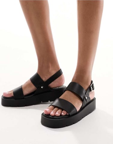 Schuh – Tayla – Svarta sandaler med dubbla remmar