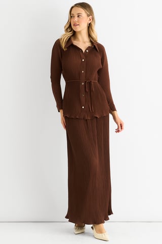 Chocoladekleurige plissé maxi-rok met elastische tailleband