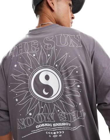 ASOS DESIGN – Svart t-shirt med extremt överdimensionerad passform och himmelskt tryck på baksidan