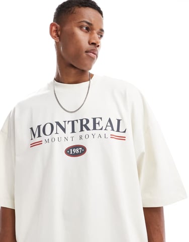ASOS DESIGN – Extremt oversized t-shirt med Montreal-tryck på bröstet, off-white