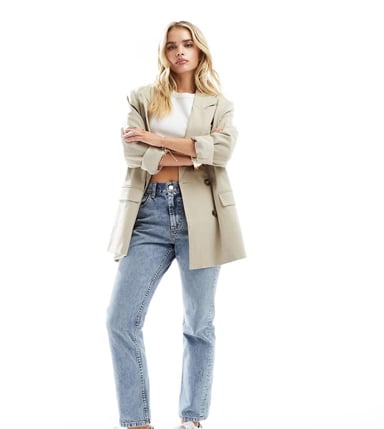 ASOS DESIGN – Petite – Ljusblå, raka jeans med medelhög midja