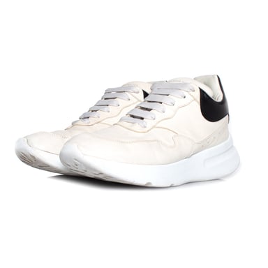 Alexander McQueen crèmekleurige sneakers