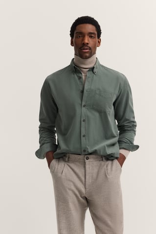 Bugatti Herren Cordhemd im Modern Fit mit Button-Down-Kragen