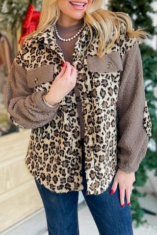 Leopardmönstrad Sherpa-jacka