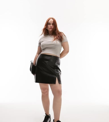 Topshop Curve läderlook mini kjol med spalt detaljer i svart