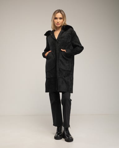 Knitted-effect coat with fur trim