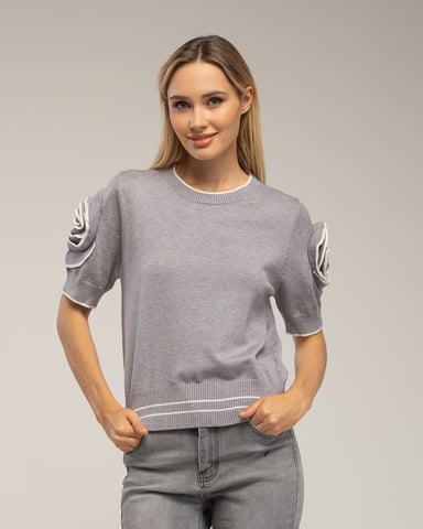 Short-sleeved sweater with flowers