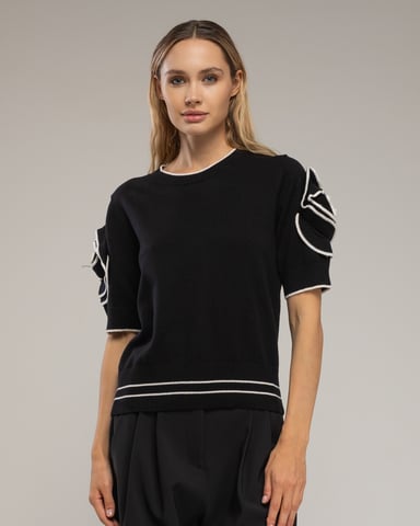 Short-sleeved sweater with flowers