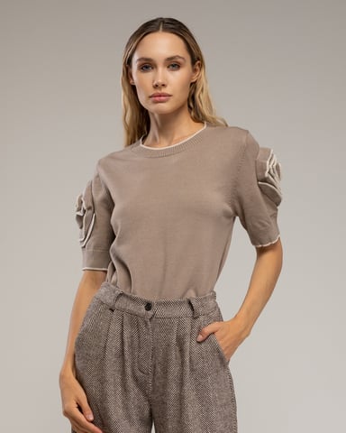 Short-sleeved sweater with flowers