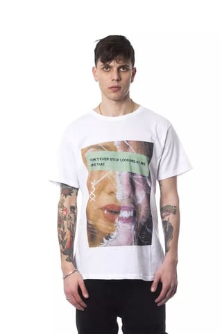 Graphic Tee Model Dont Ever Stop