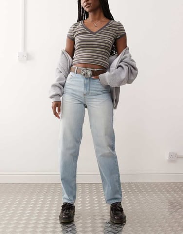 Reclaimed Vintage 90s straight jean in light blue wash