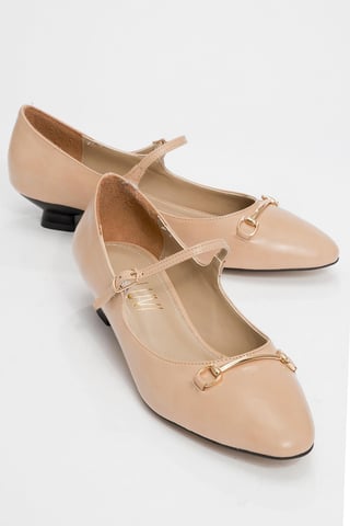 Ojen Low Heel Shoe Women
