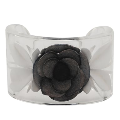 Begagnad Lucite Kamelia Armring