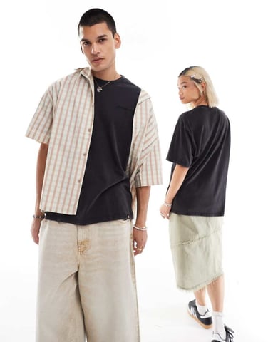 Dickies Plentywood t-shirt med kort ärm i tvättad svart
