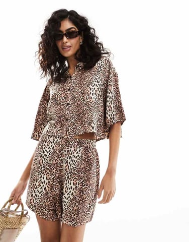 ASOS DESIGN flippy short in leopard print