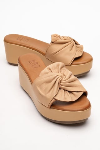 Syndra Bow Wedge Leather Sandal