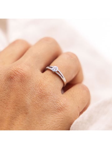 Fascination by Ellen K. Ring Gold 375 with white zirconia
