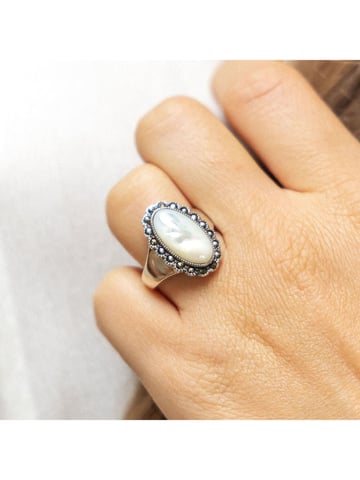 Zeeme Gemstones Ring Silver 925 oxidised with white mother-of-pearl and 18 marcasite stones
