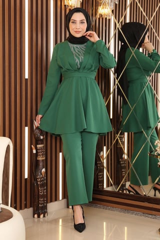 Stone Detailed Belted Set Emerald