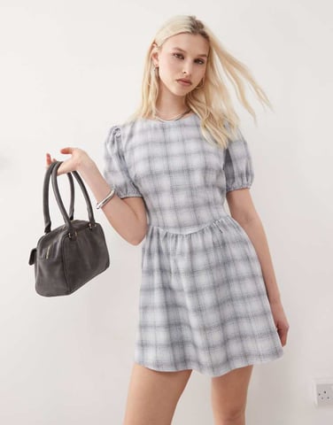 Återvunnen vintage mini smockklänning med rosett på ryggen i grå rutigt