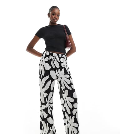 Vero Moda Tall high waist wide leg plisse trouser in monochrome floral print