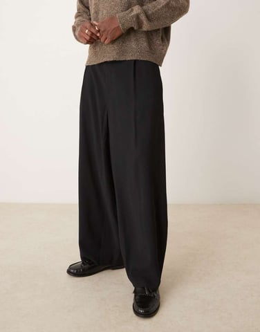 ASOS DESIGN smart extreme tapered trousers with front pleats in black