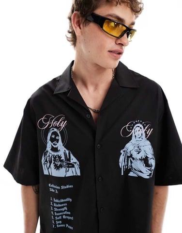 COLLUSION boxy short sleeve shirt with front print in black