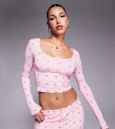 Kaiia exclusive cropped scoop neck bow detail pyjama top co-ord in pink bow print
