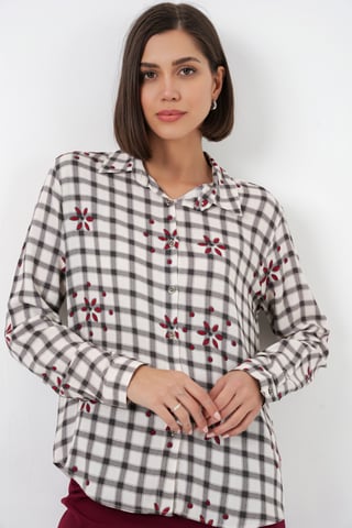 Plaid Button-up Shirt with Shirt Collar